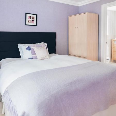 Elizabeth House Hotel Бракнелл Екстер'єр фото