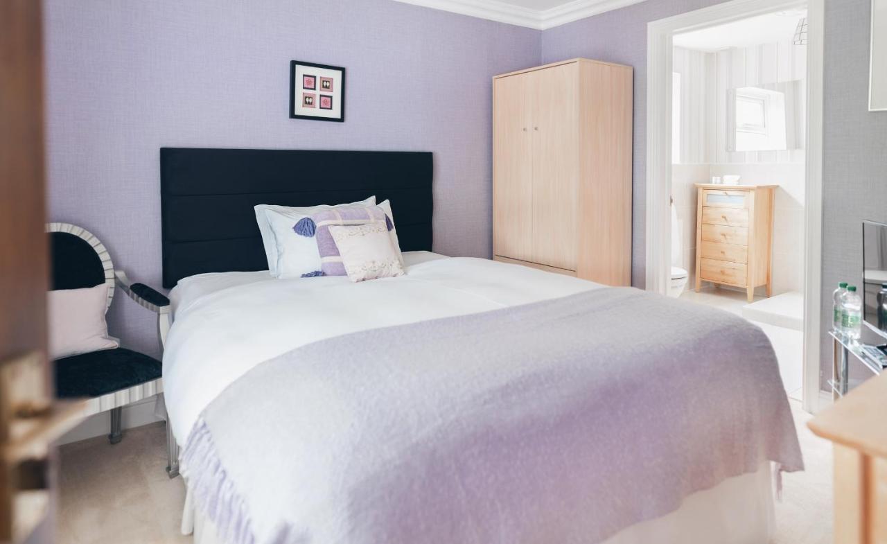 Elizabeth House Hotel Бракнелл Екстер'єр фото